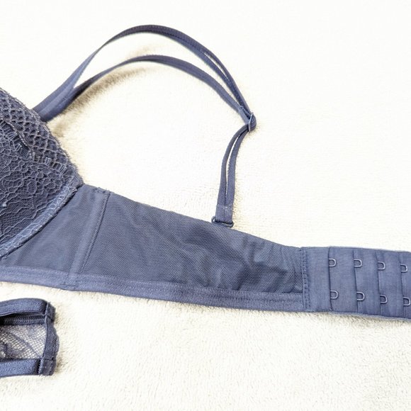 32B Victoria's Secret Very Sexy Multi Way bra + small size matching thong - Picture 5 of 14